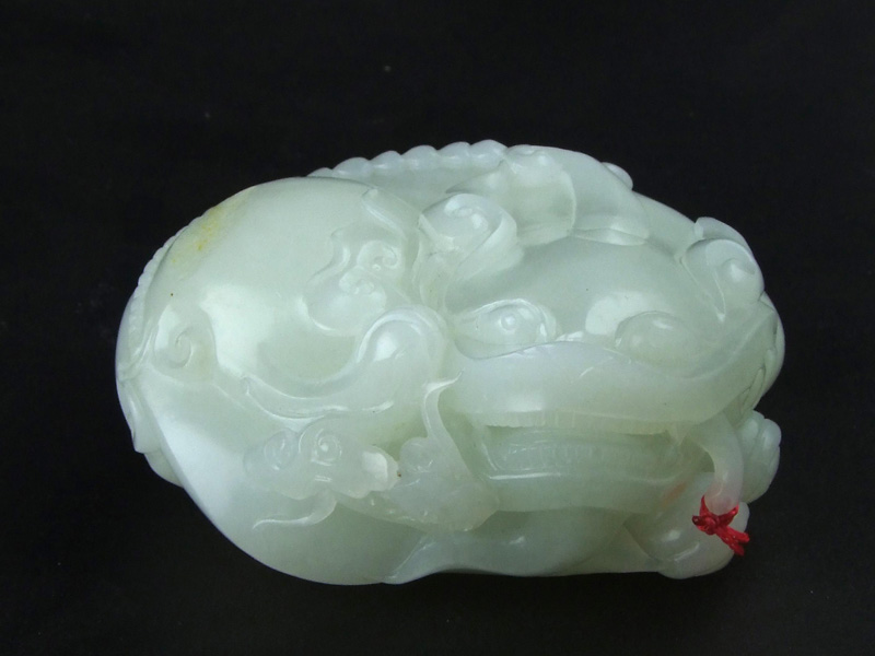 羊脂玉手把件“貔貅”