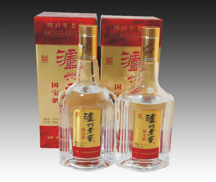 拍品编号：025 拍品名称：泸州老窖国宝酒
